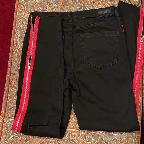 Super Sexy Black Stretch, Skinny Leg BlankNYC Jeans. - Picture 3 of 7